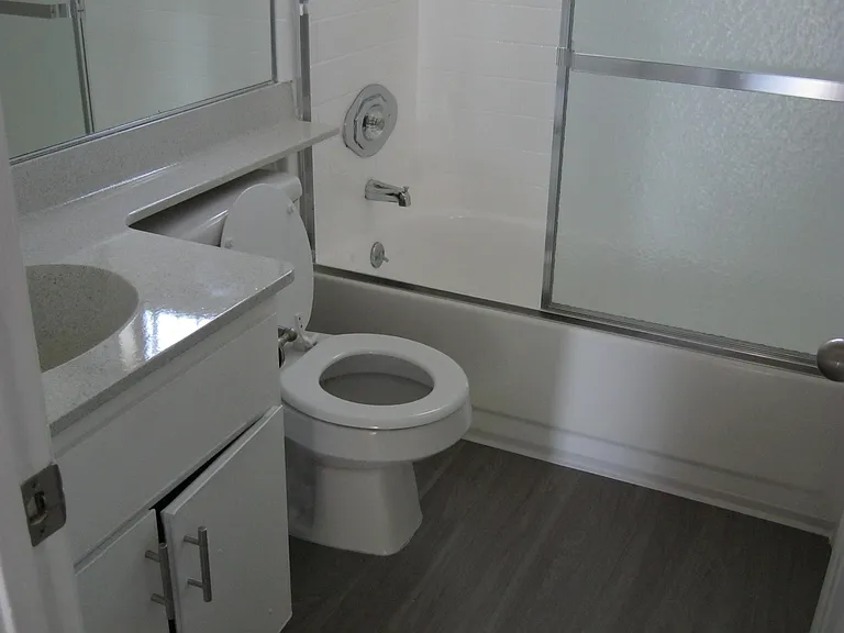 Ramona Apartments — Photo 11