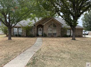1702 Woodway Dr, Texarkana, AR 71854