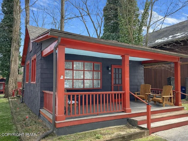 168 Minisink Ave — Photo 1