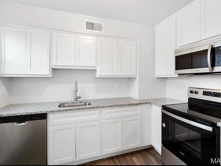 6905 Colonial Woods Dr #2 — Photo 15