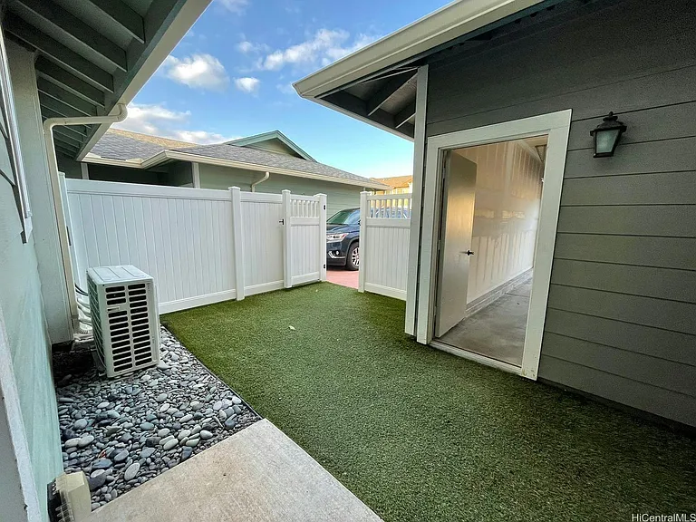 724 Kakala St — Photo 22