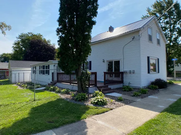 502 N Main St, Black Creek, WI 54106