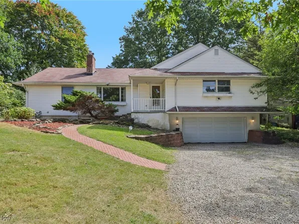 5225 Harper Rd, Solon, OH 44139