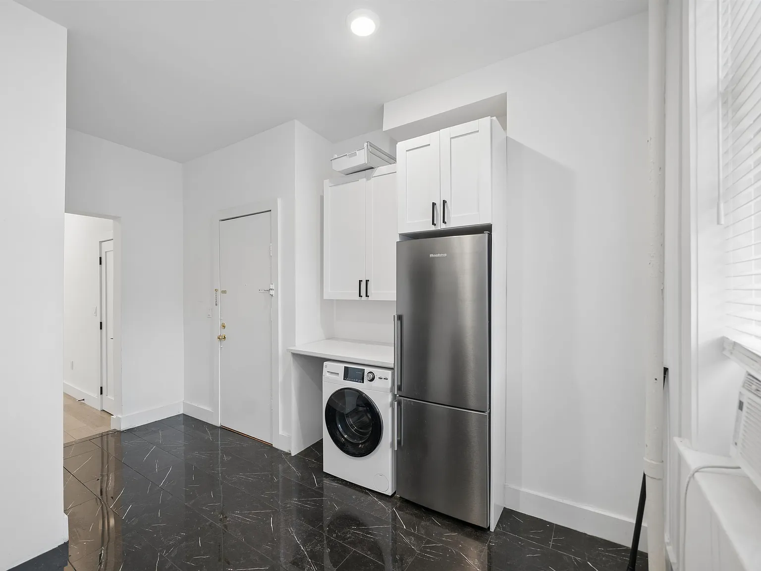 1 bed, 1.0 bath, $3,500 — Photo 4