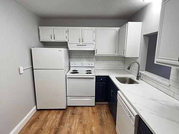 3rd image of 200 Hudson St APT 5
