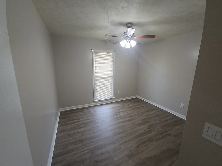 5727 Lexington Dr — Photo 41