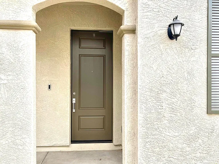9906 E Texas Ave — Photo 3