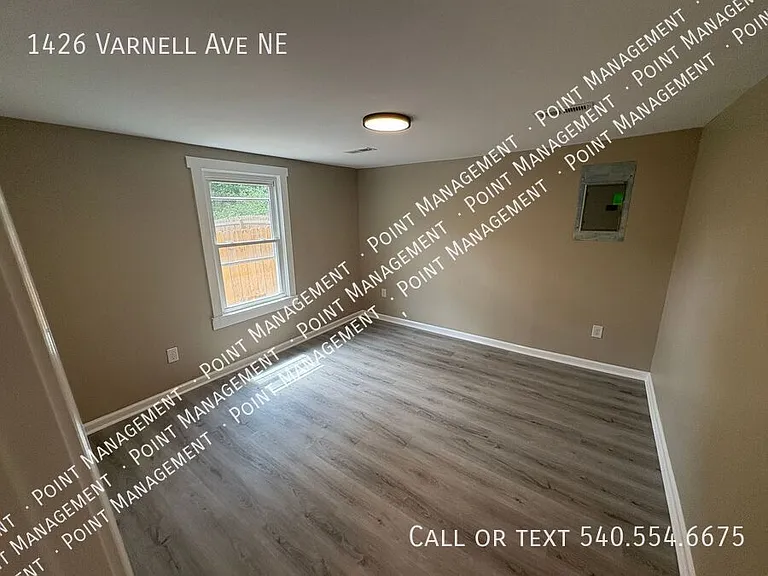 1426 Varnell Ave NE — Photo 5