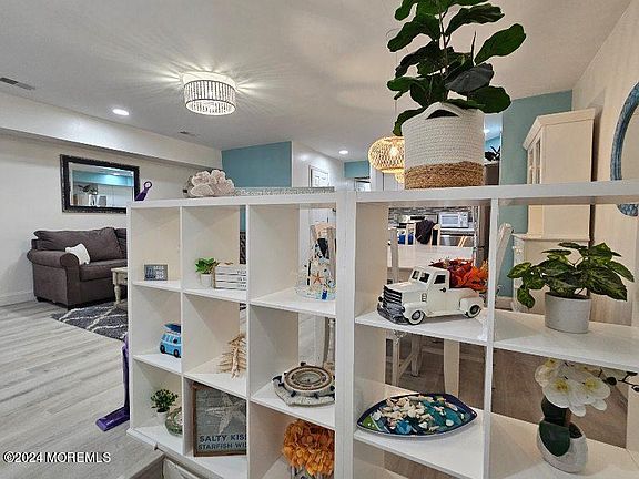 3rd image of 1713 Boulevard Unit 4