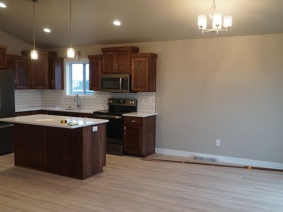 5th image of 6725 Thomas St