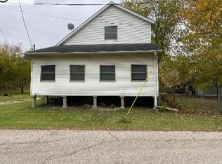 3325 Riverdale Rd, McHenry, IL 60051