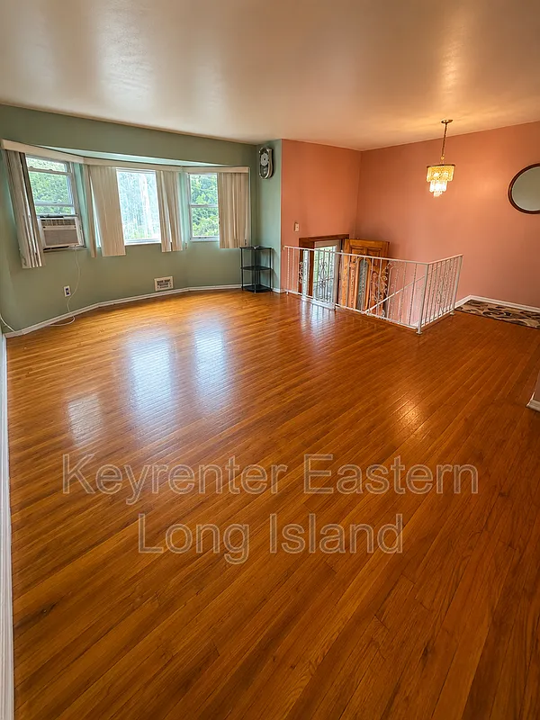 3 bed, 1.0 bath, $3,500 — Photo 2