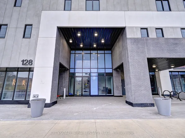 128 King St N, Waterloo, ON