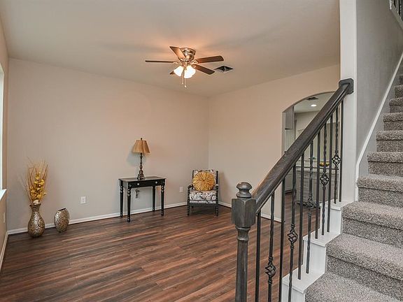 2nd image of 3514 Tangerine St