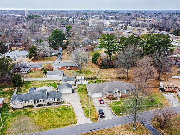 3rd image of 109 Milton Dr