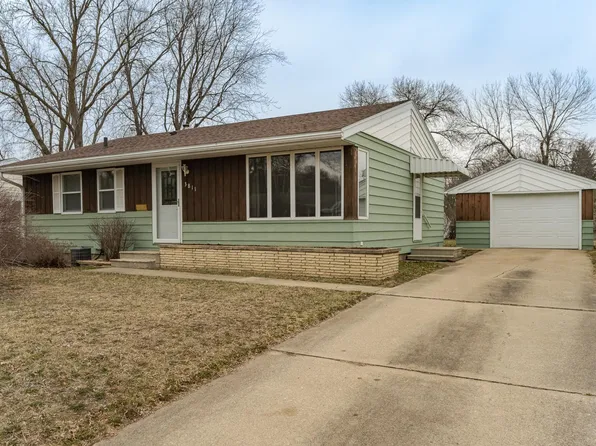 3811 3rd Pl NW, Rochester, MN 55901