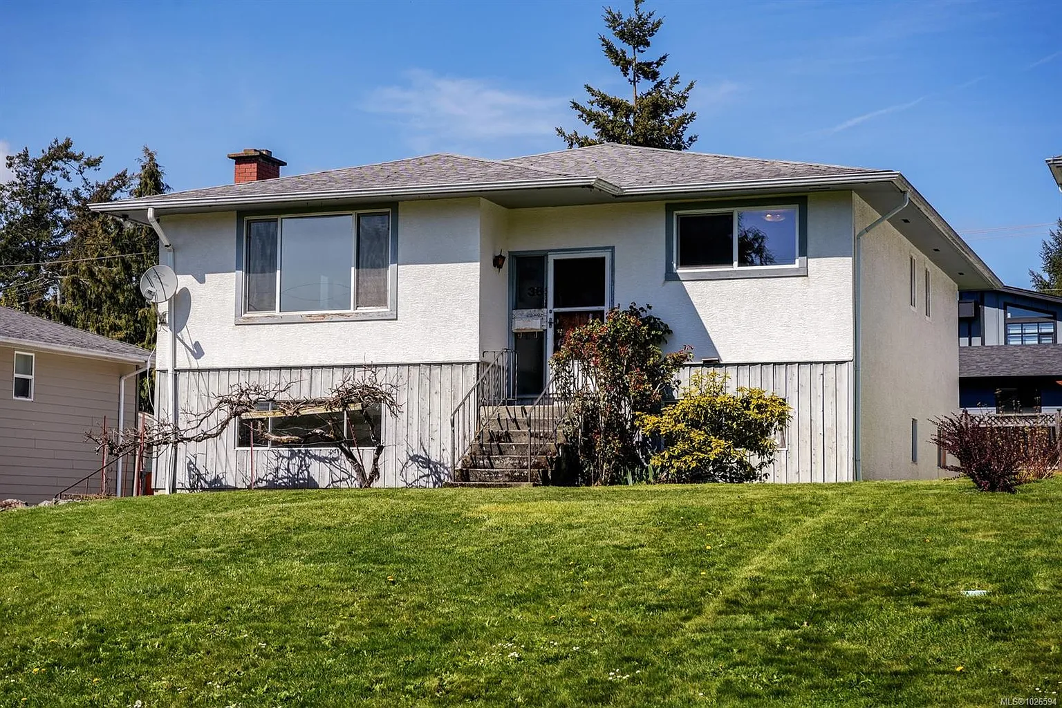 538 Warren Ave photo 1