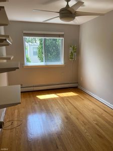 7162 71st Pl, Glendale, NY, 11385