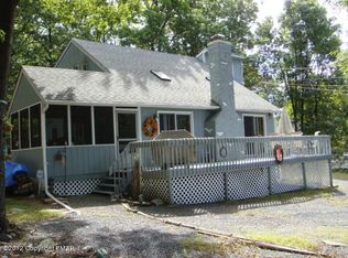 1595 Woodbridge Dr E, Bushkill, PA 18324