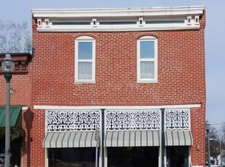 122 E 1st St, Sumner, IA 50674