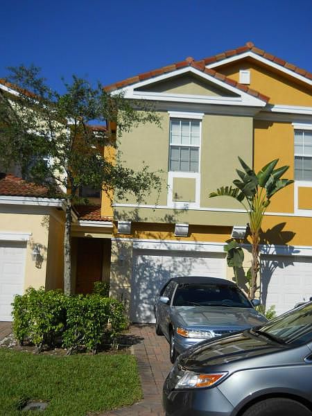 1st image of 876 Pipers Cay Dr