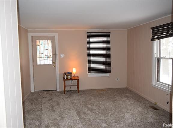 5th image of 220 S 7th St