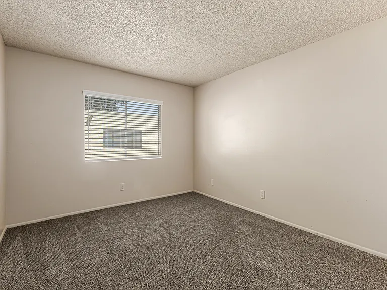 4717 W Bethany Heights Dr — Photo 18