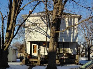 232 3rd Ave S, Clinton, IA 52732