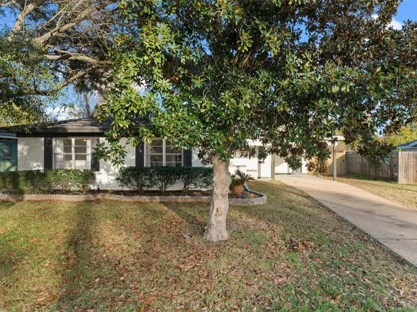 3211 Caroline Dr, Bossier City, LA 71112