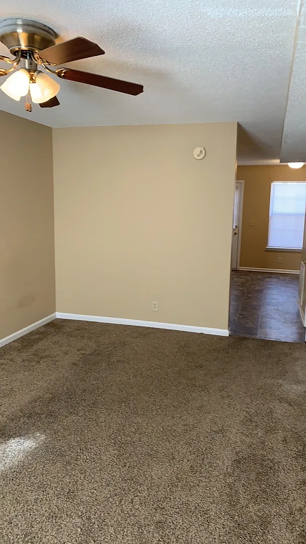 111 Hickory Trace Rd — Photo 3