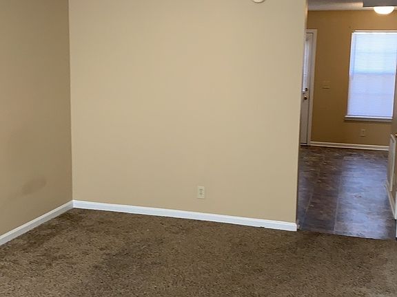3rd image of 111 Hickory Trce APT 2
