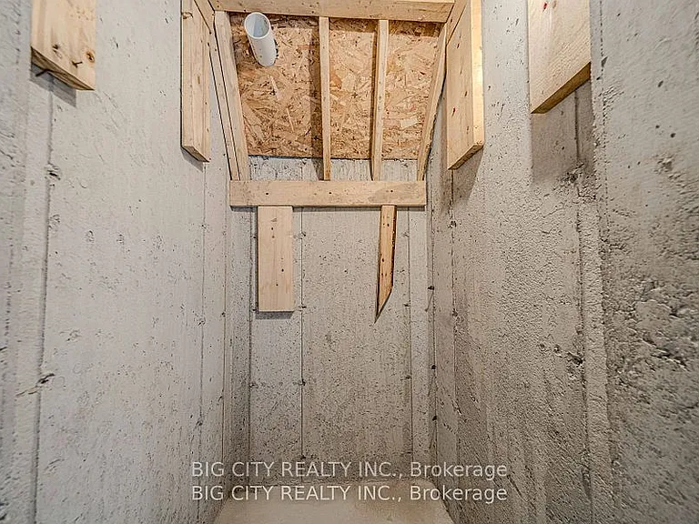 46 Akil Thomas Gdns S — Photo 27