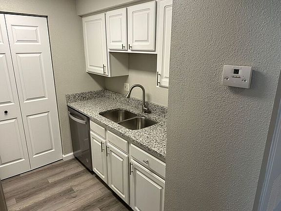 5th image of 3764 Idlebrook Cir APT 210