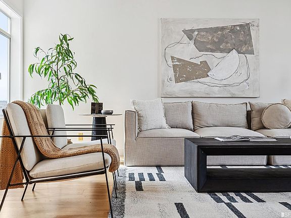 4th image of 2743 Gough St #3