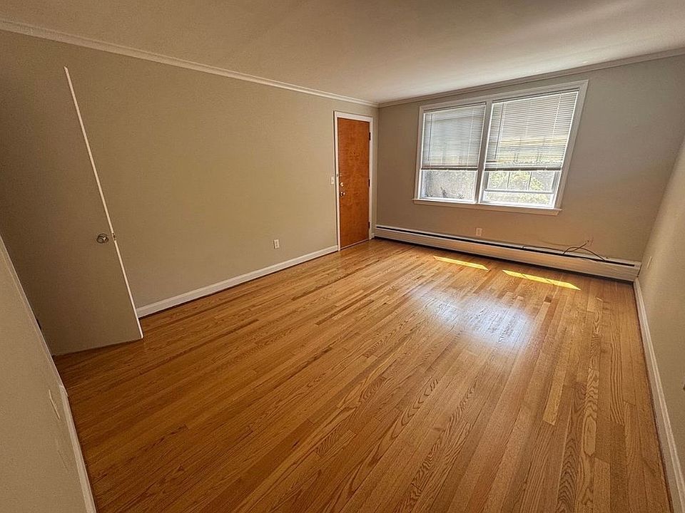 1st image of 194 Woodrow St APT B