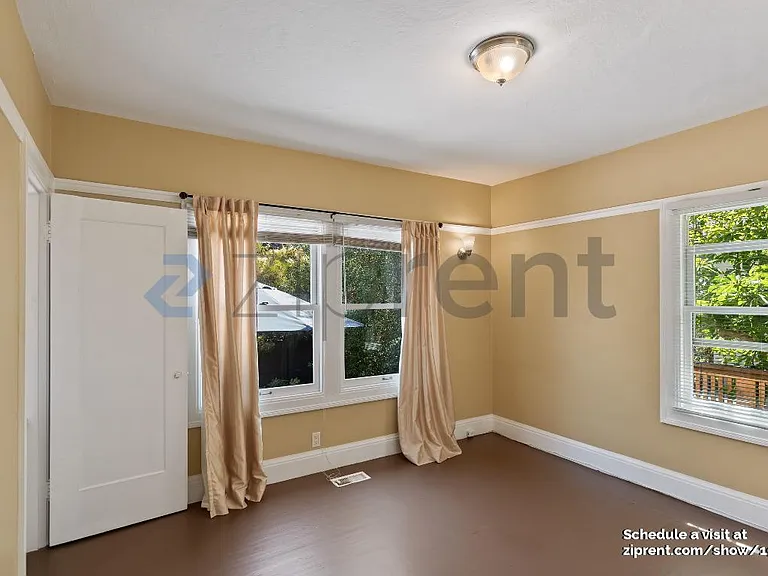 1336 Parker St — Photo 16