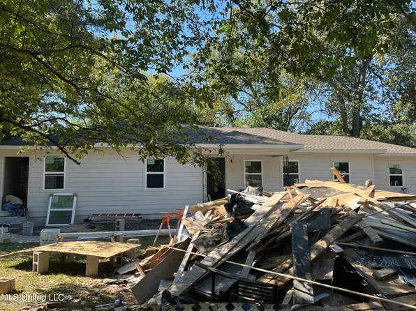 1423 Sunset Cir, Clarksdale, MS 38614