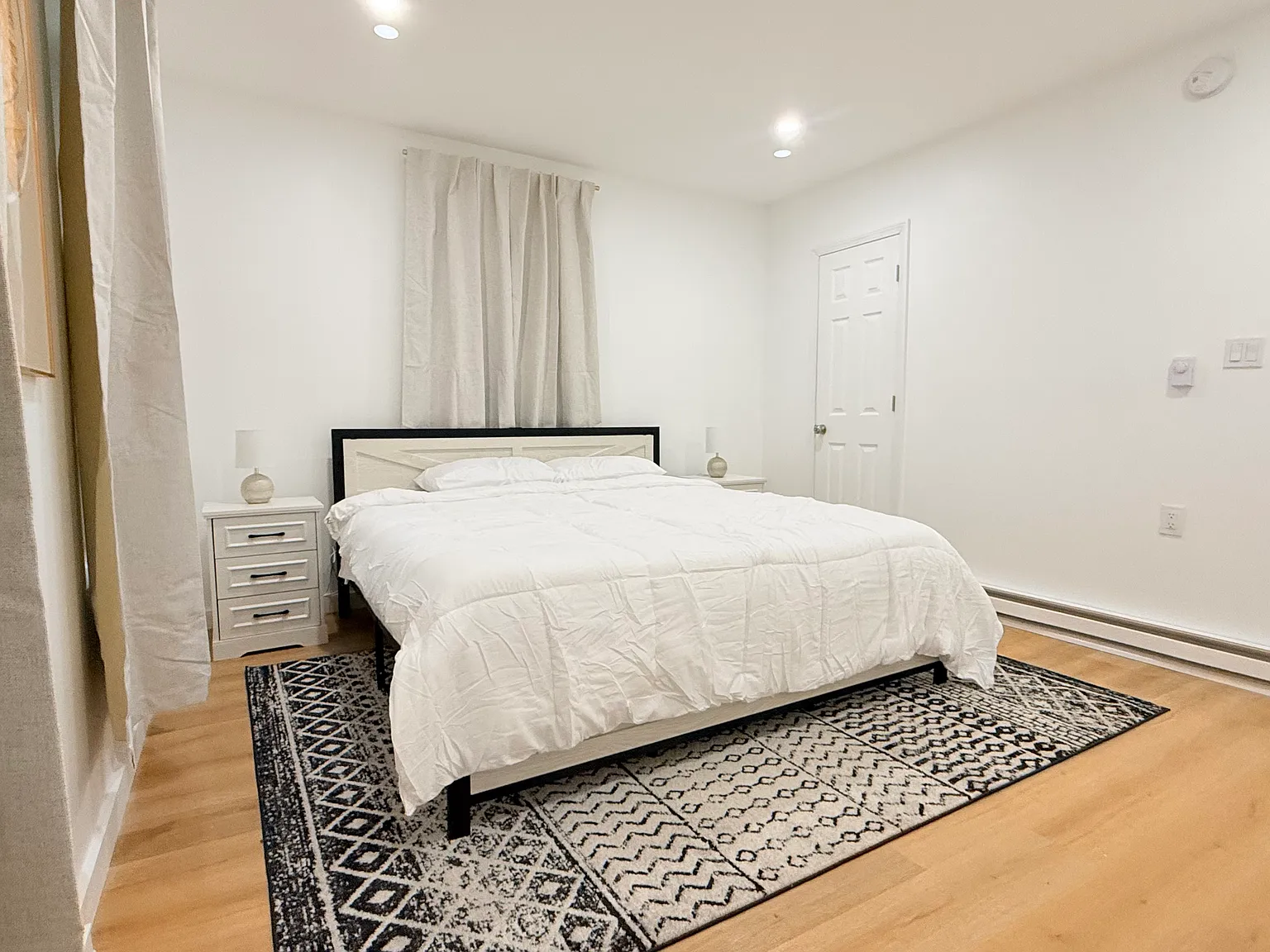 2 bed, 1000 sqft, $2,250 — Photo 2
