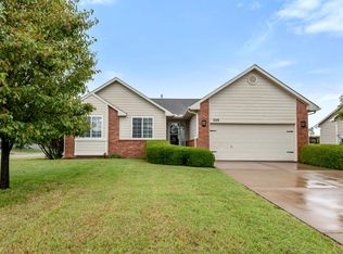 309 N Crest Cir, Wichita, KS 67206