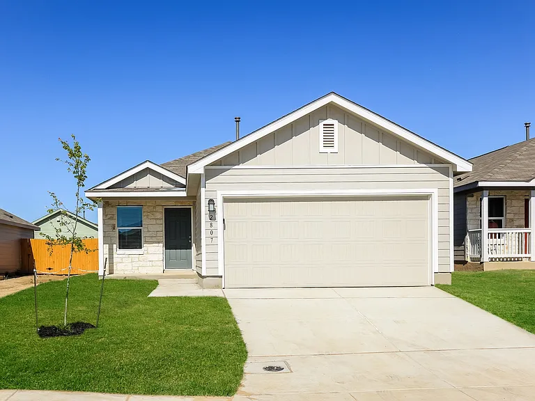2903 Gustavo Dr — Photo 1