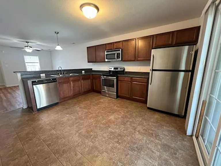 179 Glen Cannon Dr — Photo 5