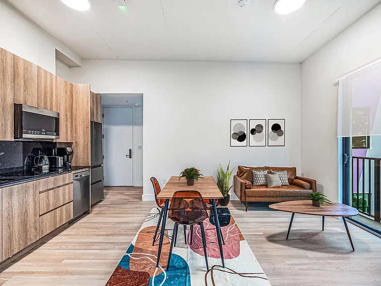 Plum Apartments — Photo 10