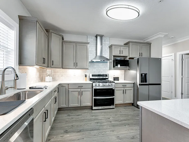 514 22nd St #200 — Photo 9