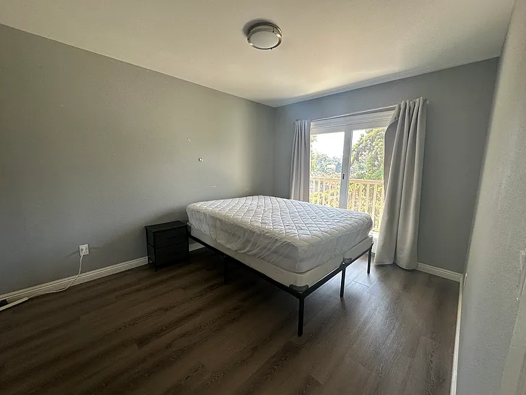 9821 Genesee Ave — Photo 10