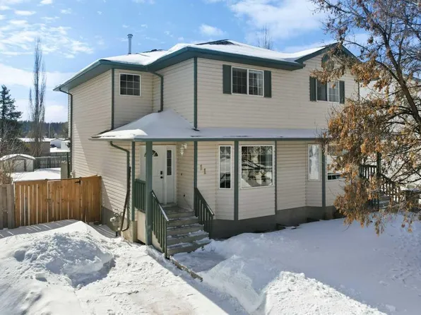 11 N Merrifield Pl, Whitecourt, AB T7S 1T3