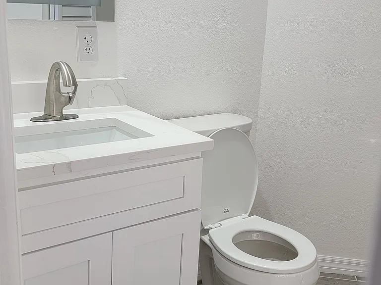 4437 Cluster Dr — Photo 6