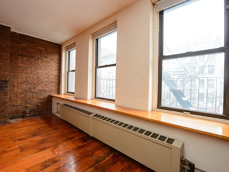 154 8th Ave #3 — Photo 3