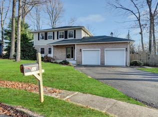 22 Brookside Ct, Toms River, NJ 08753