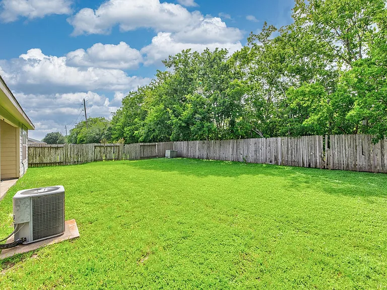 3910 Enclave Mist Ln — Photo 32