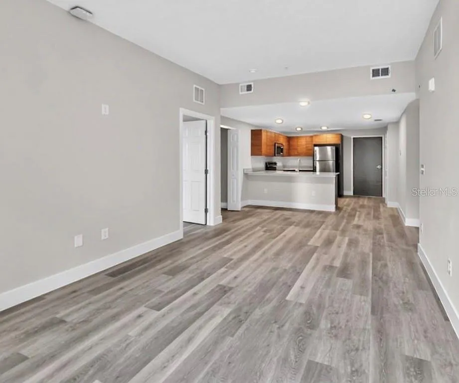 3 bed, 2.0 bath, 1188 sqft, $1,800 — Photo 3